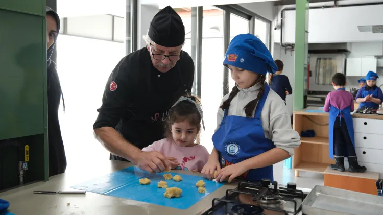 Yıldırım’da Çocuklar Ramazan Tatlıları Yapıyor!