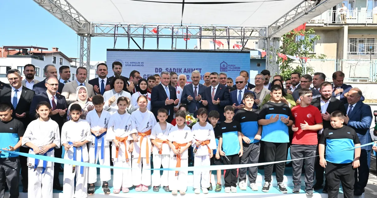 Yıldırım’da Gençlik ve Spor Merkezi Açıldı!