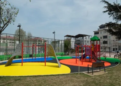 YILDIRIM’DA PARKLARA YAZ BAKIMI