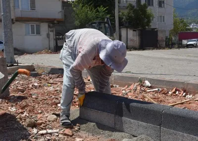 YILDIRIM’DA YOLLAR YENİLENİYOR ULAŞIM RAHATLIYOR