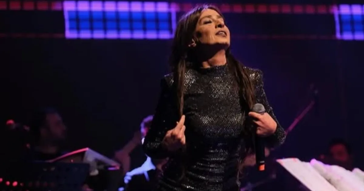 Yıldız Tilbe Sahne’de Fenalaştı, Hayranlar Panikledi!