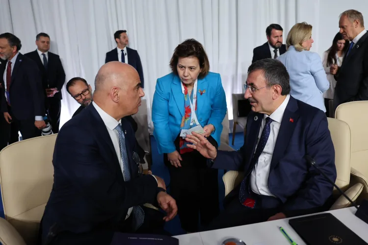 Yılmaz, Erivan Zirvesi’nde Barış ve İşbirliği Vurguladı
