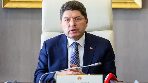 Yılmaz Tunç’tan 12 Eylül ve Anayasa Vurgusu