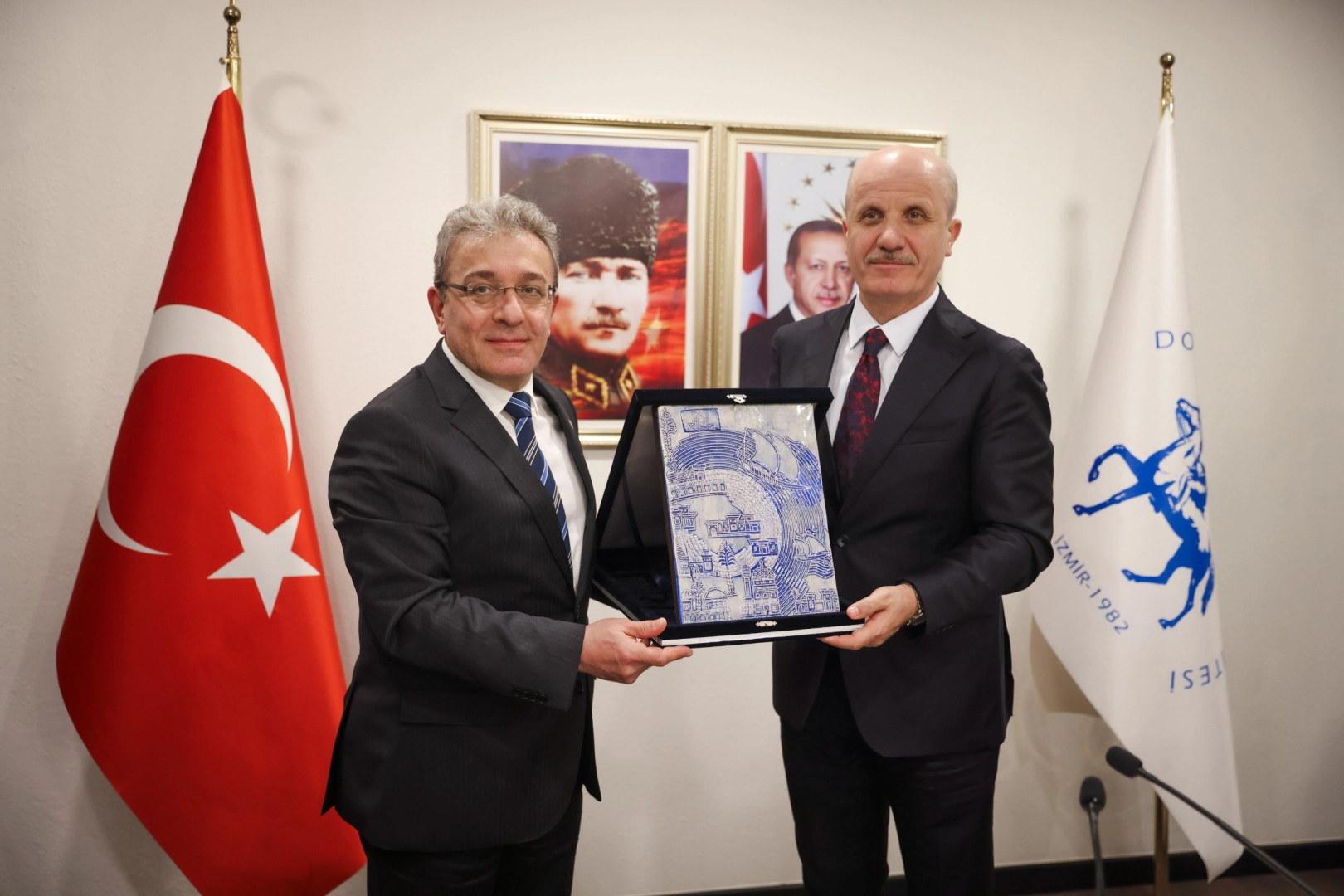 YÖK Başkanı Özvar, İzmir’de Rektörlerle Buluştu