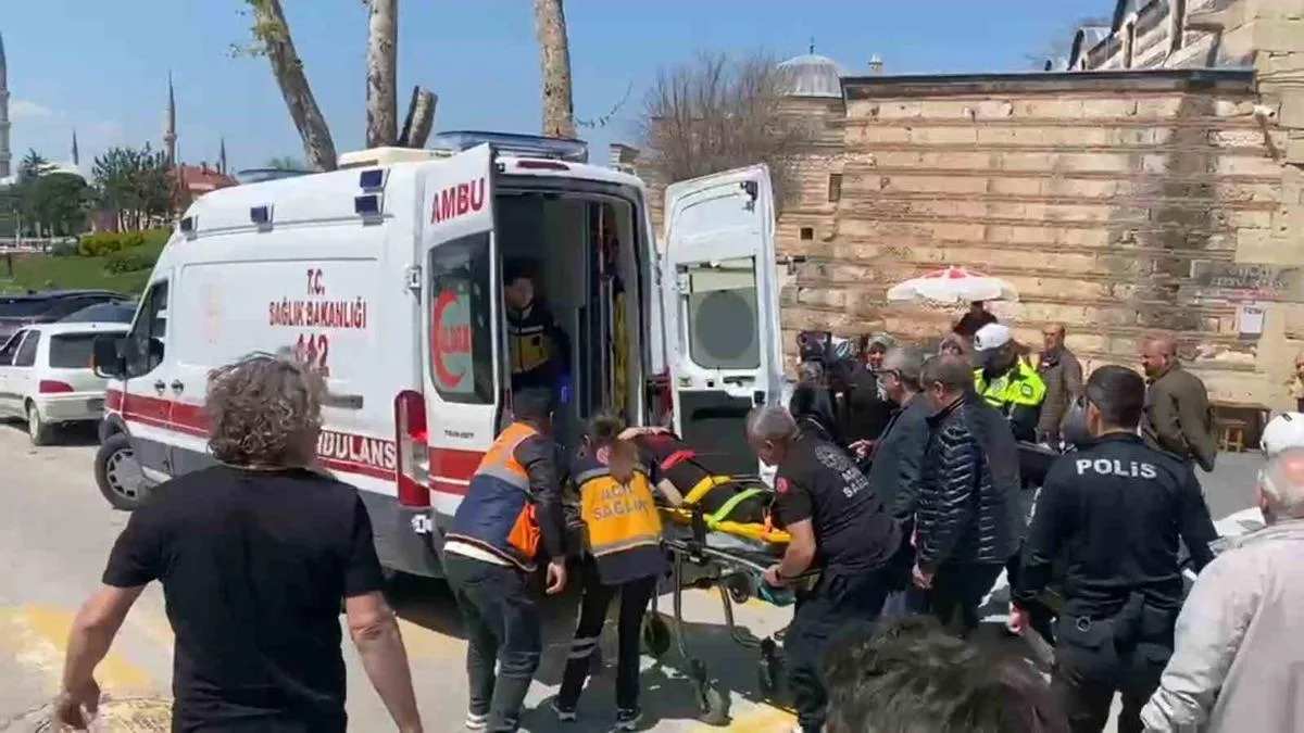 Yolda Kalan Kadını Kurtaran Vatandaşlar!