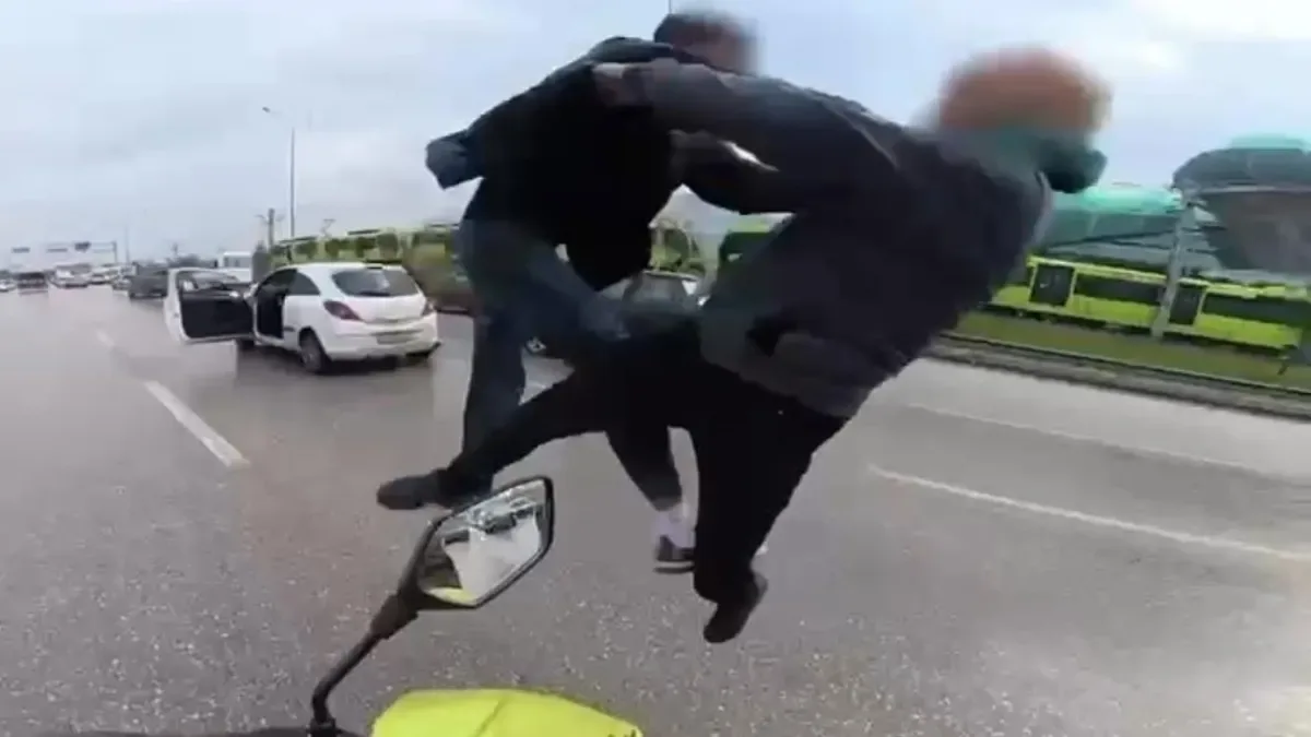 Yolda Tekme Tokat Kavga! O Anlar Kamerada!