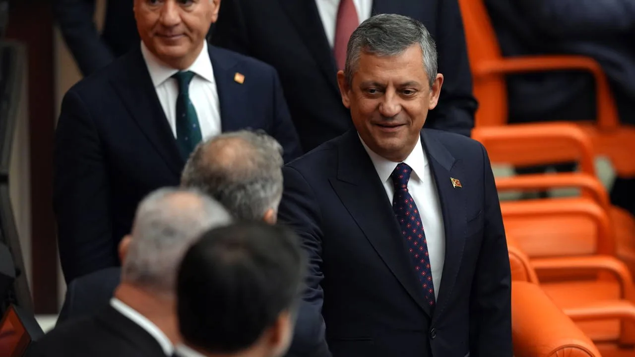 Yunanistan’da Yolsuzluk Depremi: 13 Milletvekili!