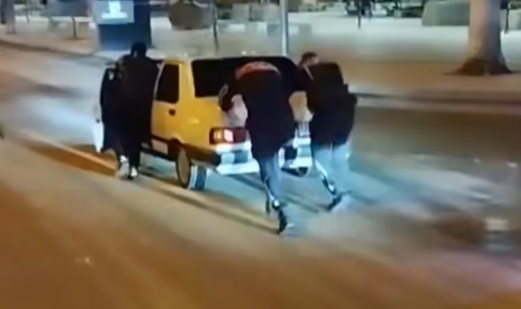 Yardım eden polis timleri