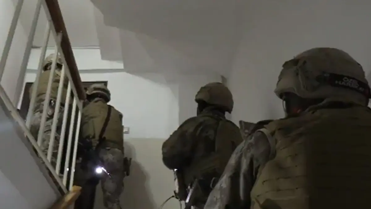 Yurt dışı oturma izni ve iş imkanı temin ederek vatandaşları dolandıran şahıslara operasyon 2