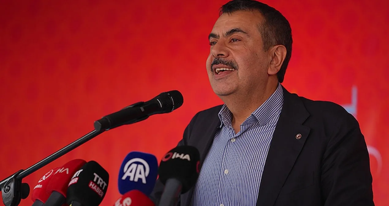 Yusuf Tekin: Başörtüsü Yasağı Artık Tarih