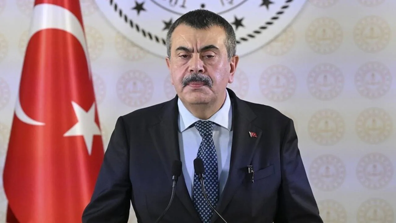 Yusuf Tekin’den Serbest Kıyafet Açıklaması!