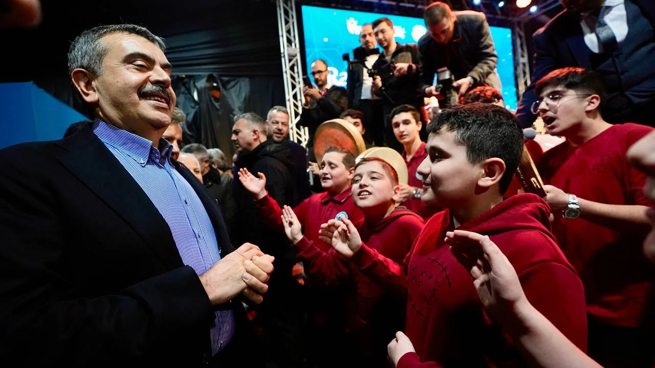 Yusuf Tekin Ramazan Etkinliklerini Ziyaret Etti