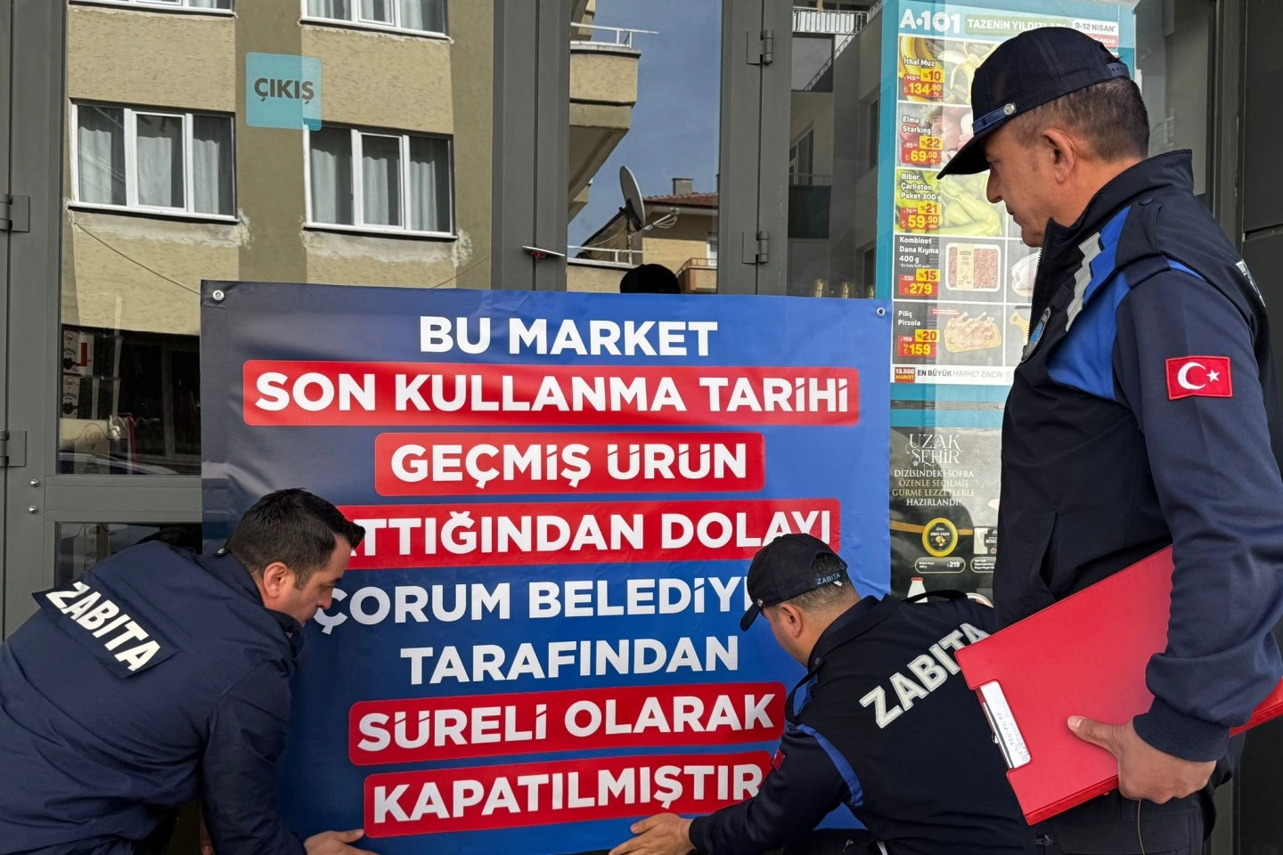 Zabıta, Çorum’da Tarihi Geçmiş Ürün Satan Marketi Kapatı