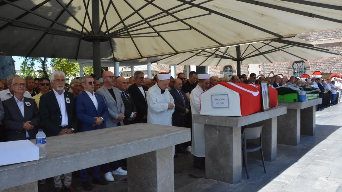 Zağnos Paşa Camisi’nde Duygu Dolu Cenaze Töreni