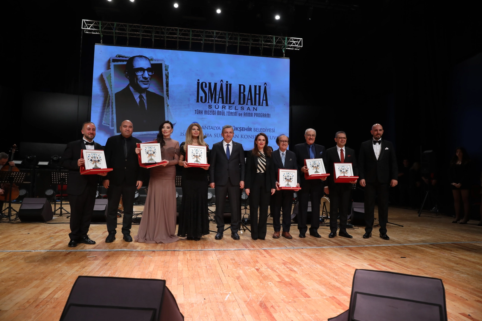 Zekai Tunca’ya Yaşam Boyu Onur Ödülü Verildi