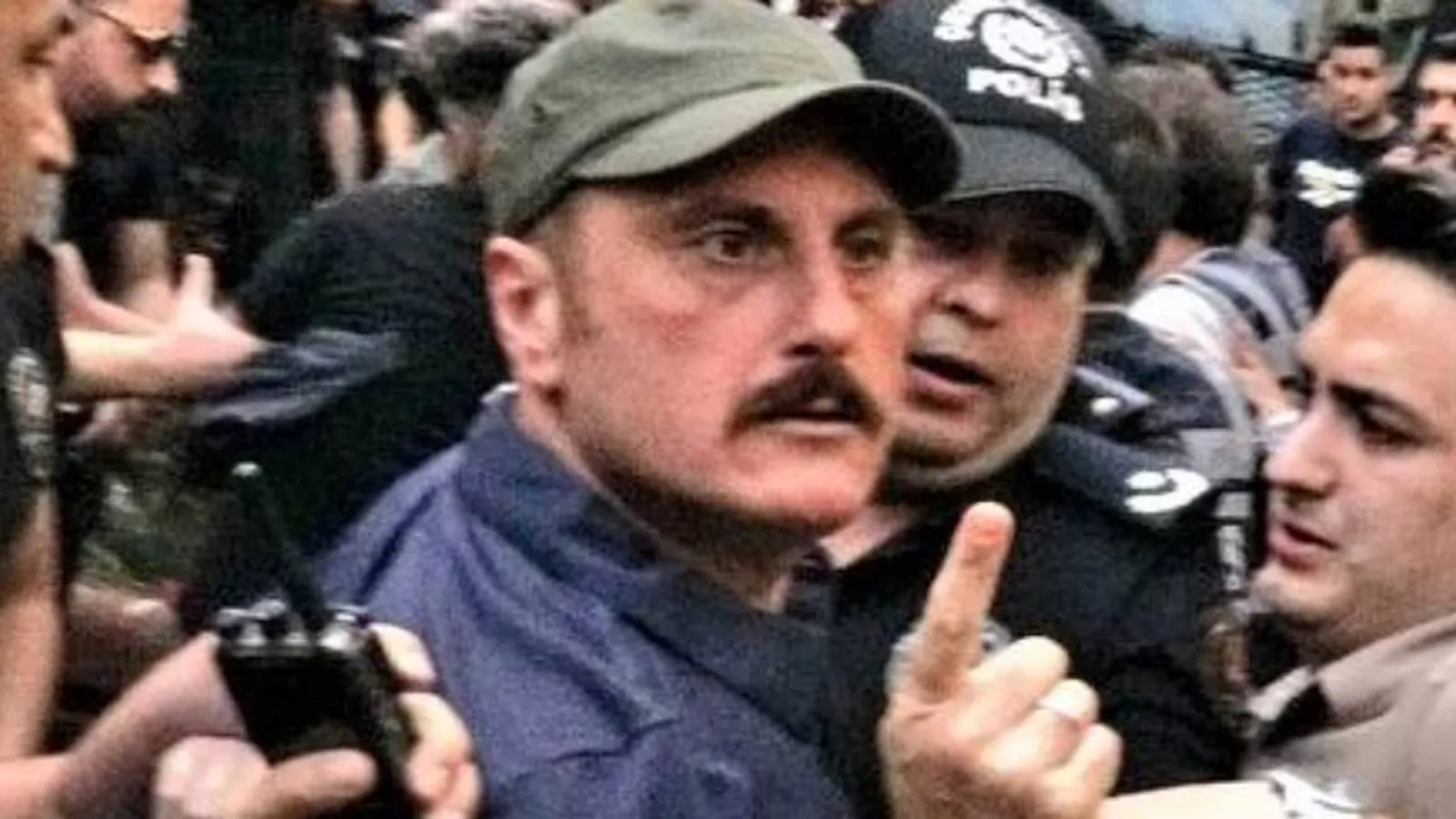 Zengin, Protestoların Gölgesinde Terfi Etti
