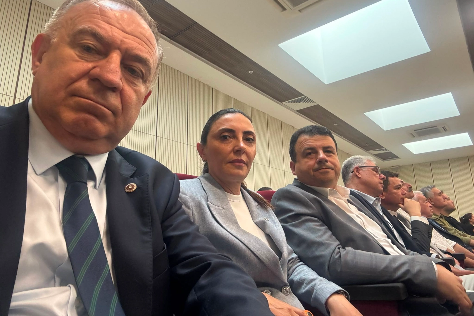 Zeybek: Hukuksuzluklara Boyun Eğmeyeceğiz!