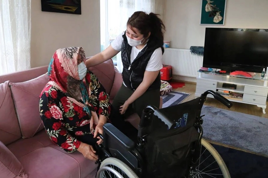 Zeynep Göral’dan Engellilere Ücretsiz Bakım Desteği