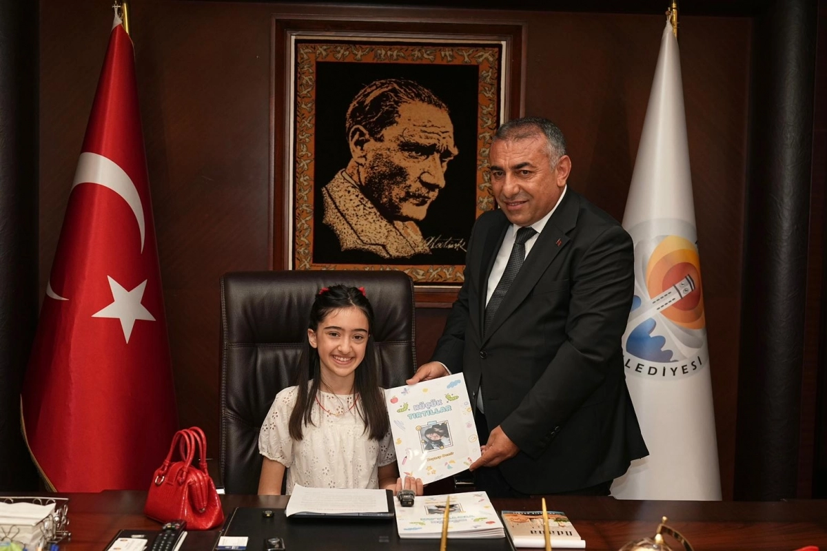 Zeynep’in Koltuğu: Geleceğin Başkan Adayı!