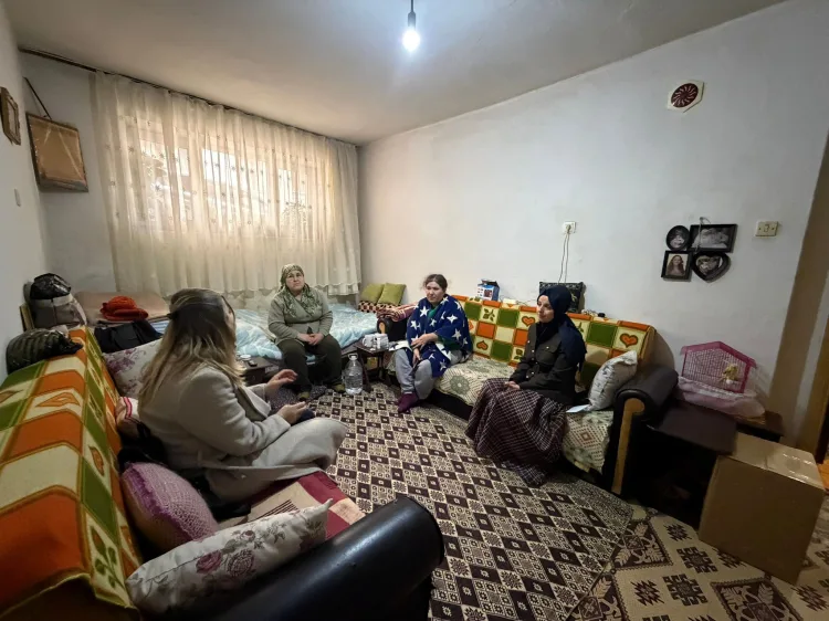 Zeynep Sözer’den Hane Ziyaretleriyle Dayanışma