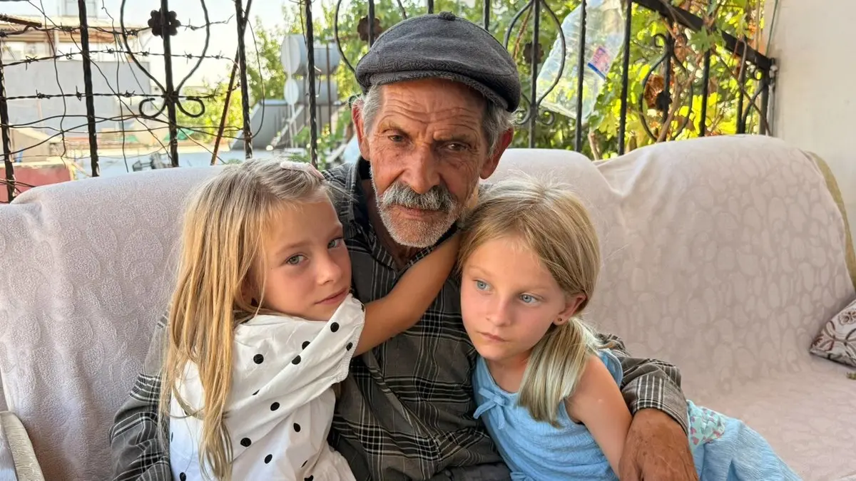 Türkiye yi kendine hayran bırakan aile komşuları tarafından dolandırılmış 2