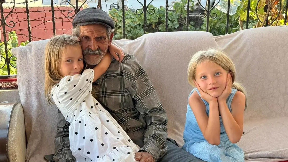 Türkiye yi kendine hayran bırakan aile komşuları tarafından dolandırılmış 4