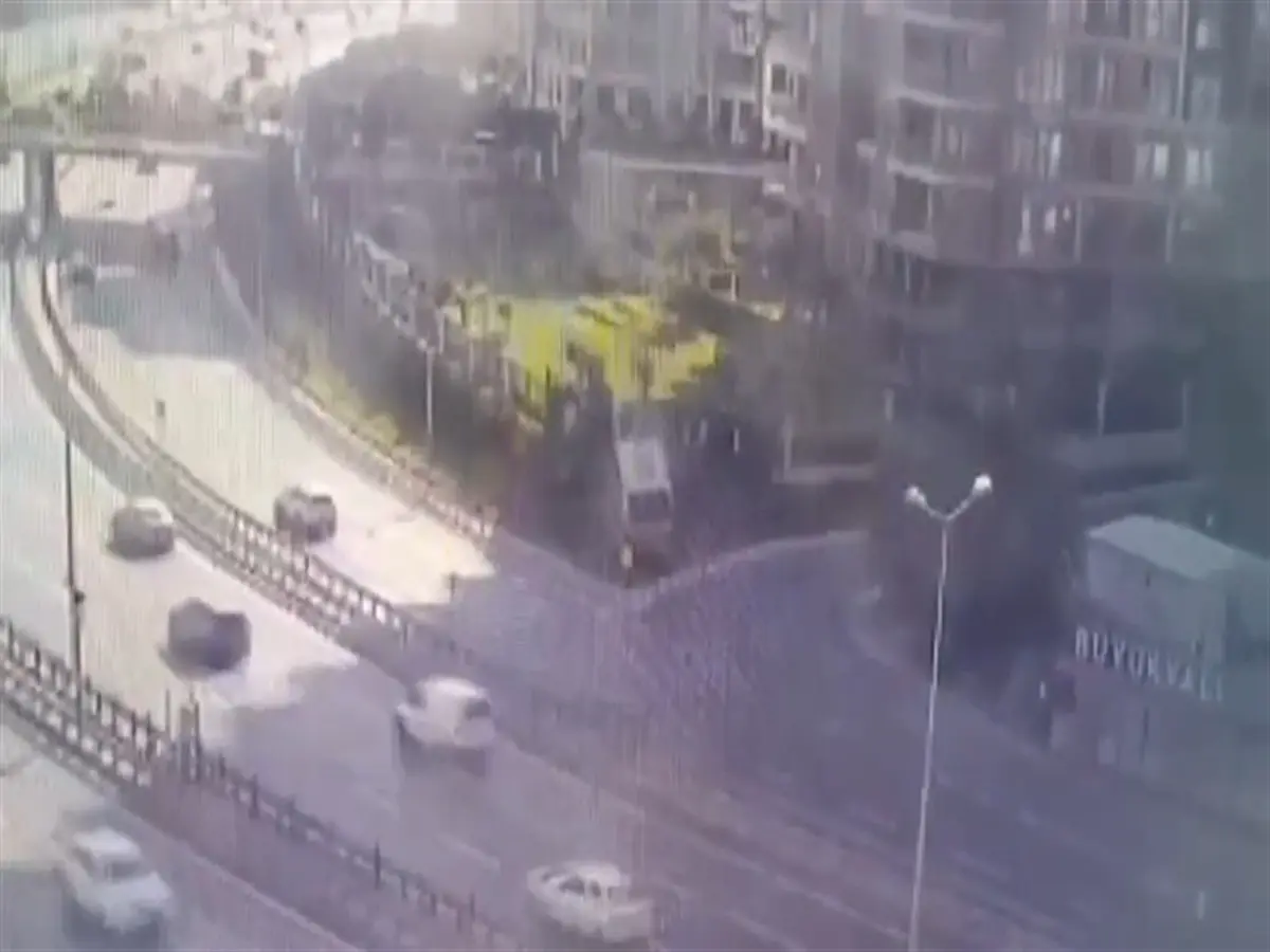 İETT otobüsü sitenin bahçe duvarına çarptı! İstanbul Valiliği: 2 ölü, 16 yaralı 3