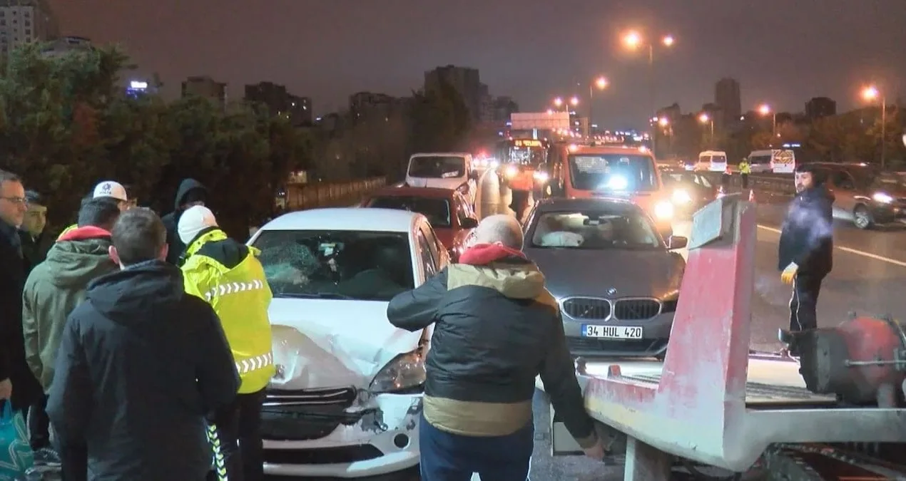 Zincirleme Kaza Otoyolda Trafik Kaosu Yarattı!
