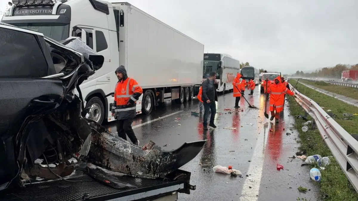 Üsküdar Belediye Başkan Vekili Dündar Ziya Gültekin, trafik kazası geçirdi 4